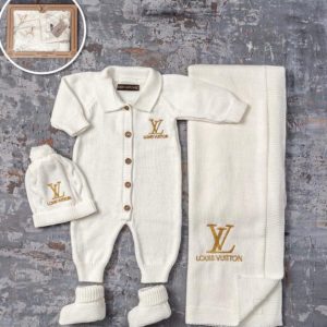 Luxury Knit Baby Outfit Set – 4 Piece (Romper, Hat, Booties & Blanket)